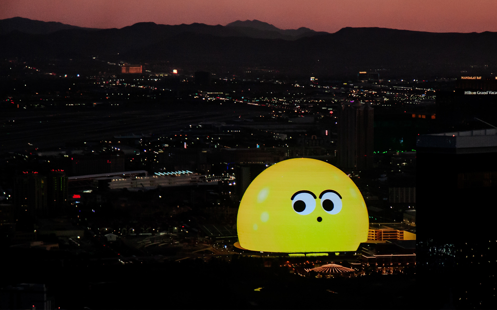 Las Vegas Sphere showing an emoji as sunset