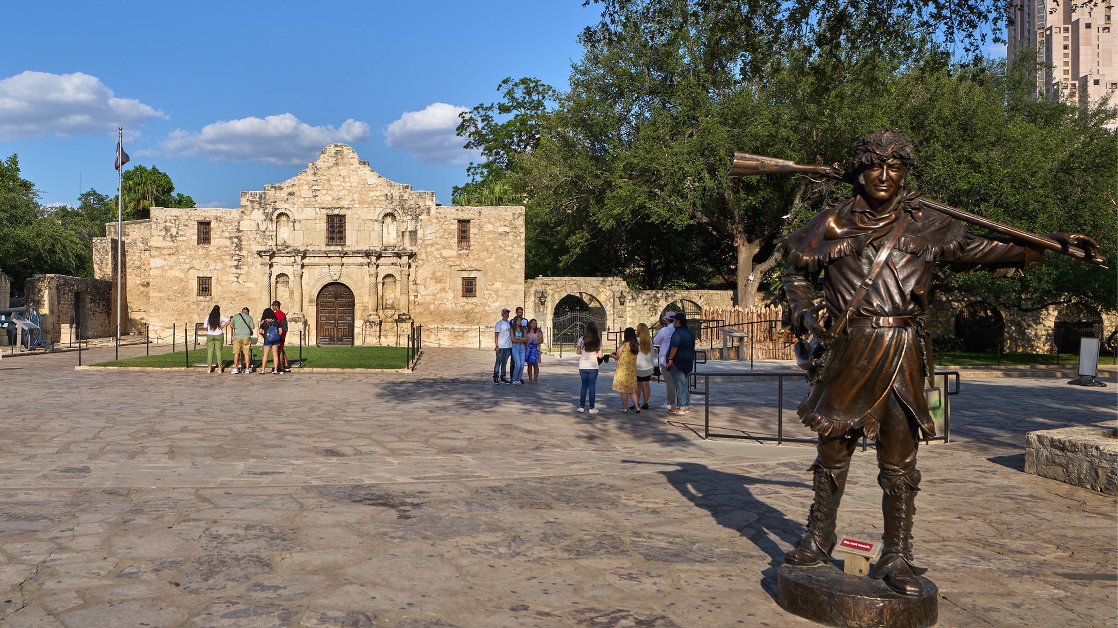 Memorial statue in front of Alamo