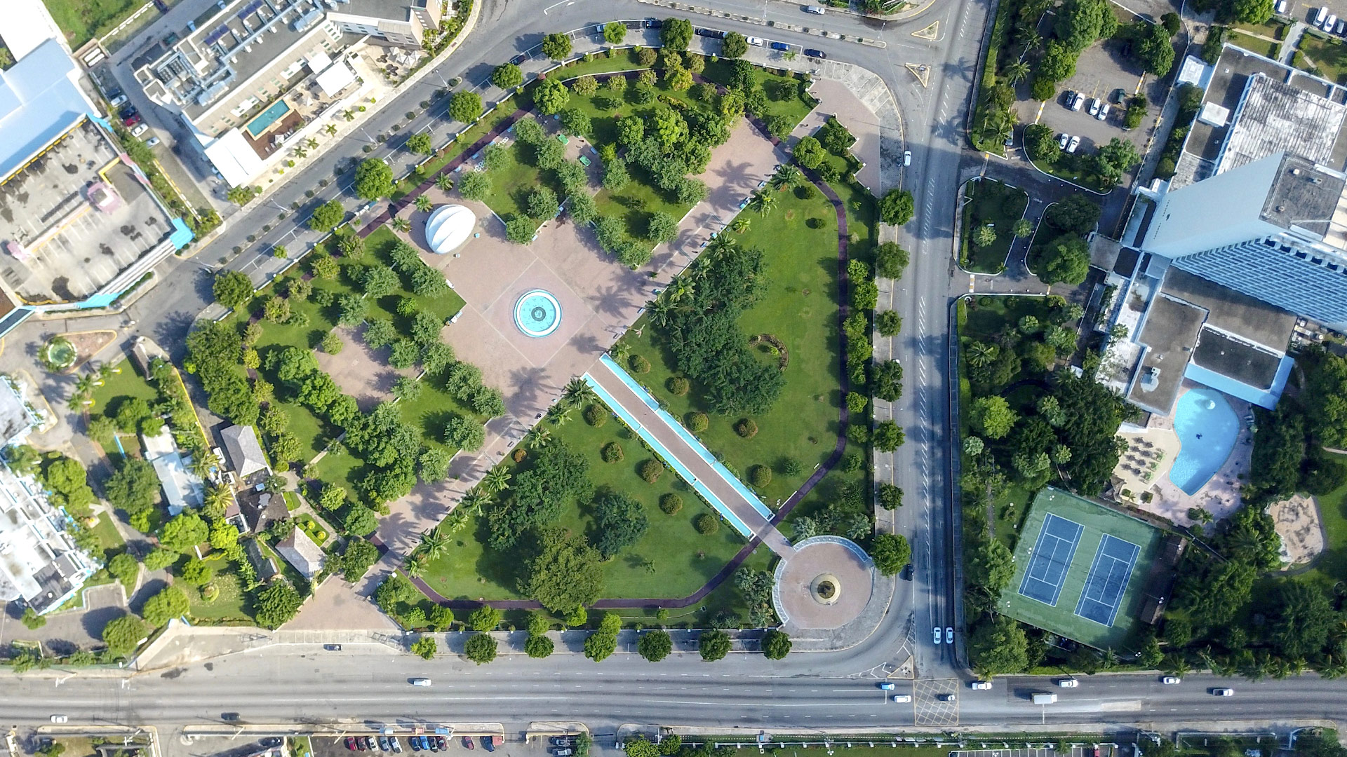 Photo from above showing a park and roads